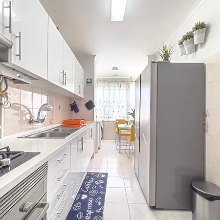 Apartment Family-friendly And Cozy 3-bedroom In *