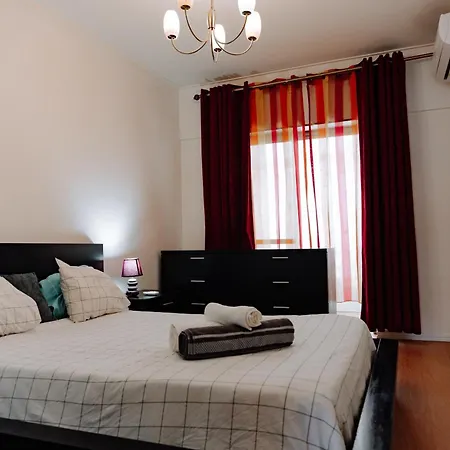 Family-friendly And Cozy 3-bedroom In Apartment *