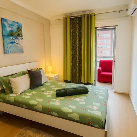 Staysanto In Alfornelos Appartamento